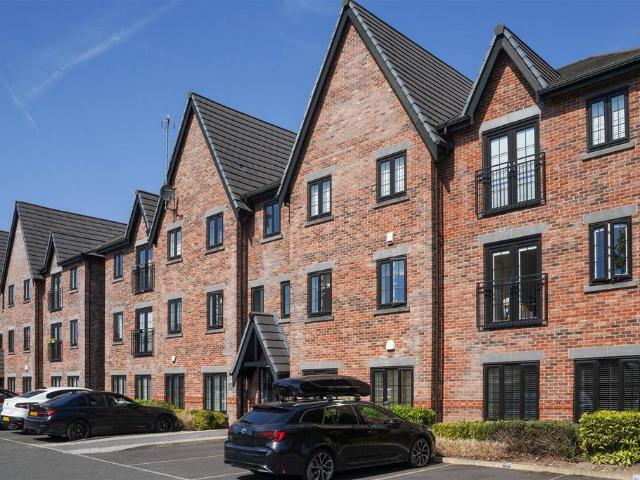 Flat for sale in Georgia, Greater Manchester