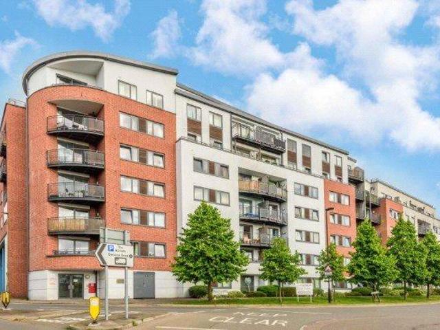 Flat for sale in Camberley, Surrey Heath