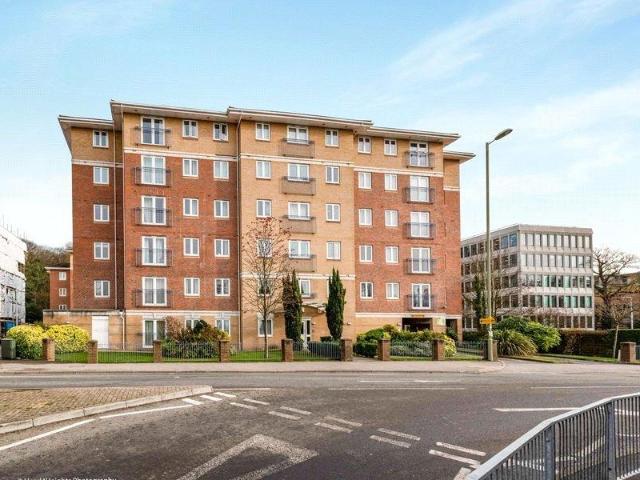Flat for sale in Farnborough, Hampshire