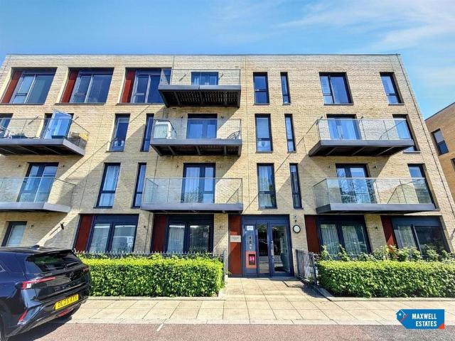 Flat for sale in Greater London