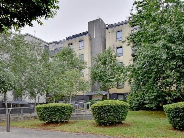 Flat for sale in Greenwich Town Centre, Greater London