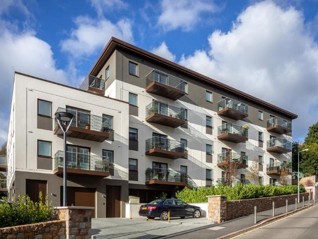 Flat for sale in St Helier, Greater London