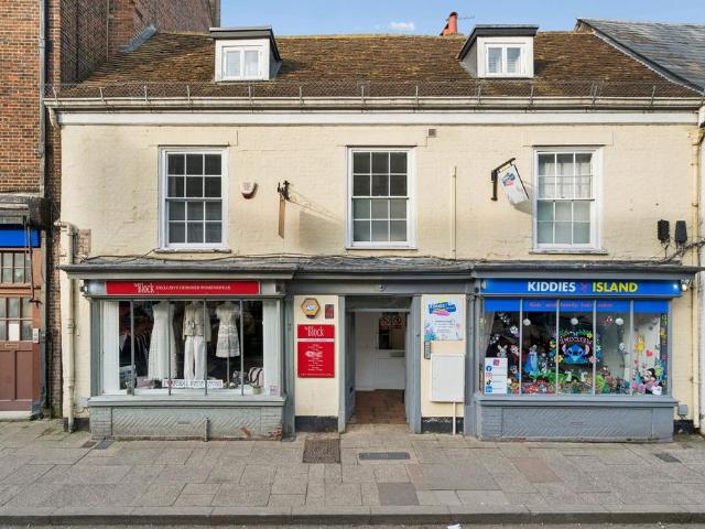 Flat for sale in Batchworth