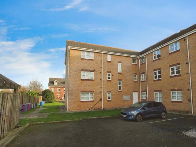 Flat for sale in Deysbrook, Calderstones