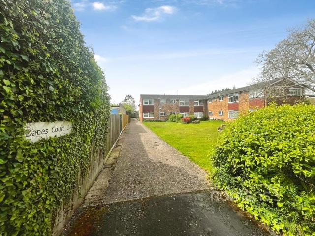 Flat for sale in St Marks, Maidenhead