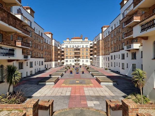 Flat for sale in Boscombe, Bournemouth