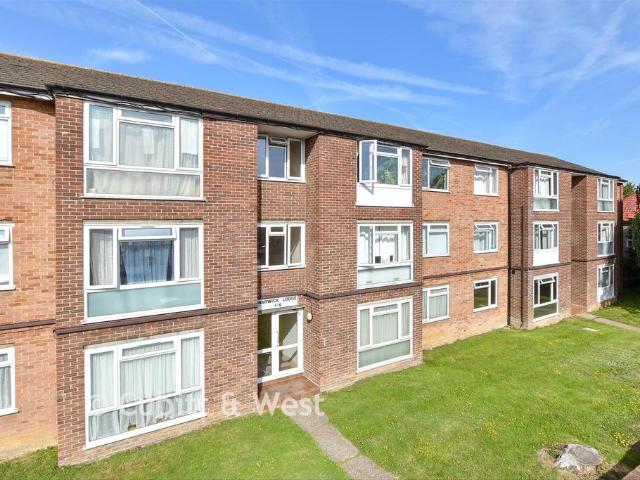 Flat for sale in Greater London