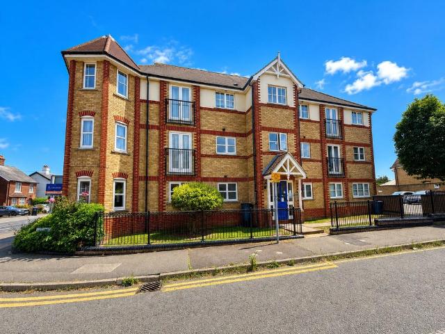Flat for sale in Bocking, Chipping Hill