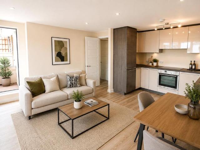 Flat for sale in Feckenham, City Of Bristol