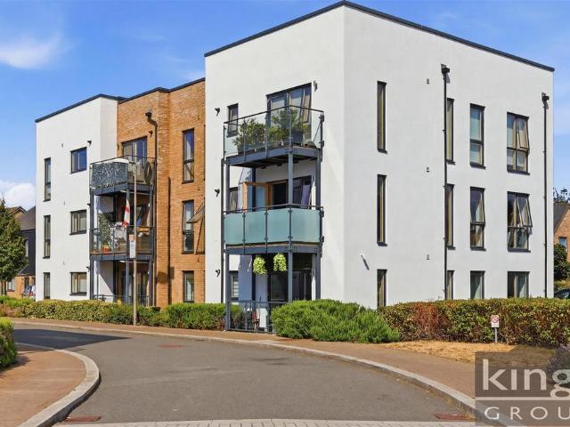 Flat for sale in Harlow, Essex