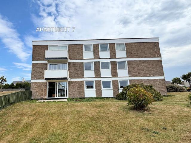 Flat for sale in Tywyn, Wales