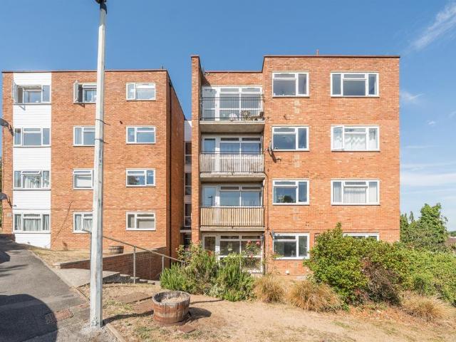 Flat for sale in St Marks, Maidenhead