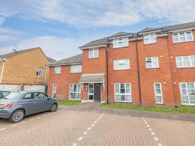 Flat for sale in West Drayton, Greater London