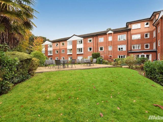 Flat for sale in Appleton, Warrington