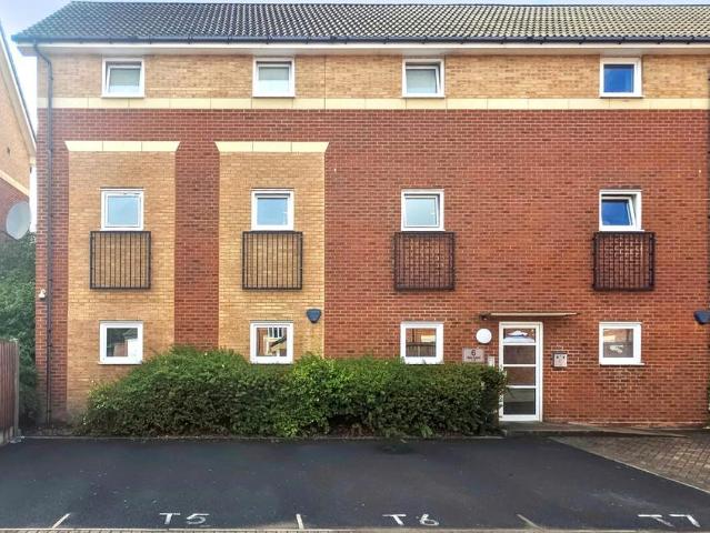 Flat for sale in Kettlebrook, Staffordshire