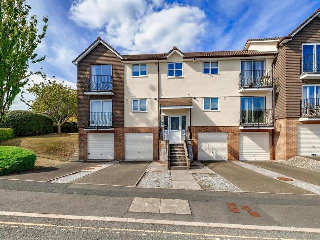 Flat for sale in Greenbank, Mount Wise