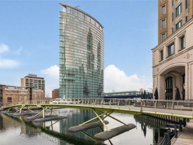 Flat for sale in Canary Wharf, Greater London