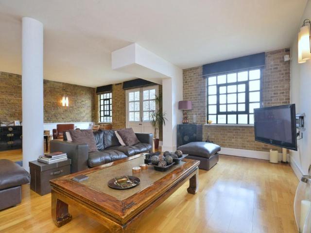 Flat for sale in Ratcliffe, Shadwell