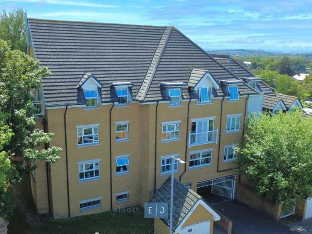 Flat for sale in Epping, Essex