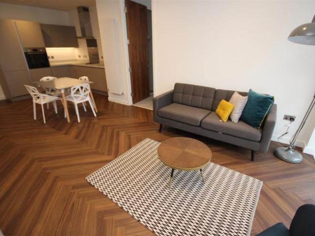 Flat for sale in MediaCityUK, Salford
