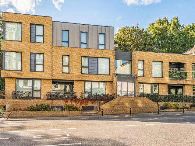 Flat for sale in Royal Tunbridge Wells, Tunbridge Wells