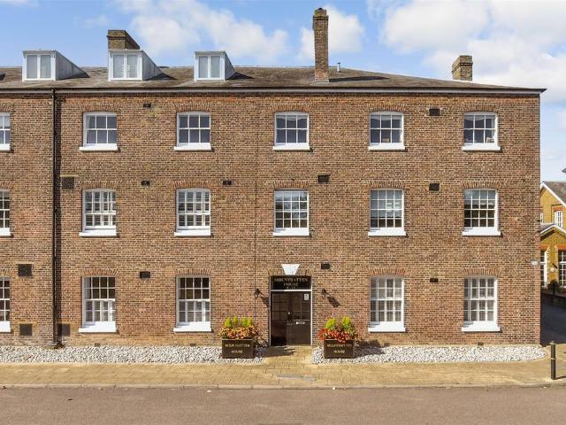 Flat for sale in Lower Walmer, Ash