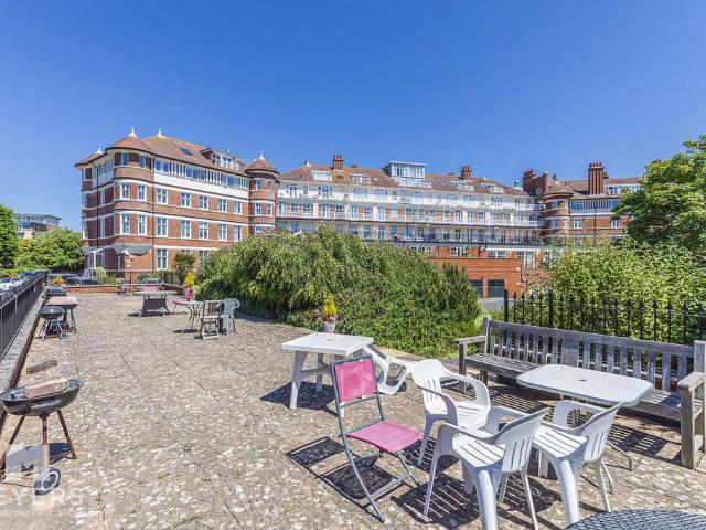 Flat for sale in Boscombe, Bournemouth