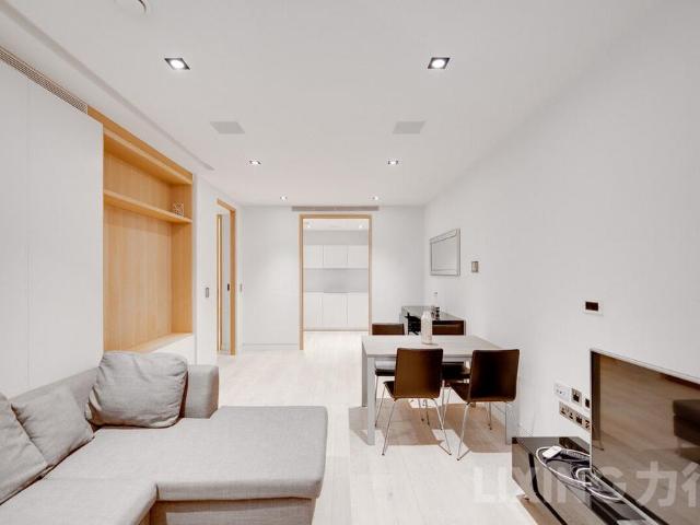 Flat for sale in Bermondsey, Greater London