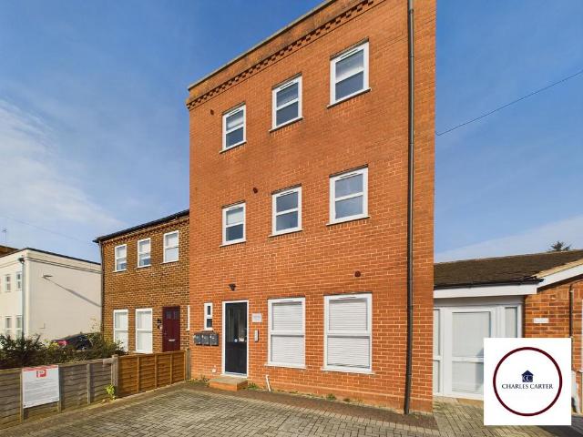 Flat for sale in Tewkesbury, Pamington