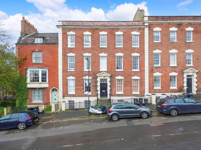 Flat for sale in Hotwells, Feckenham