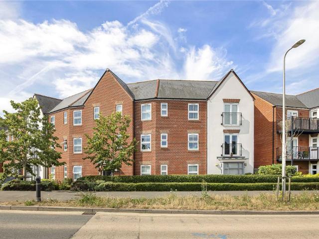 Flat for sale in Wokingham