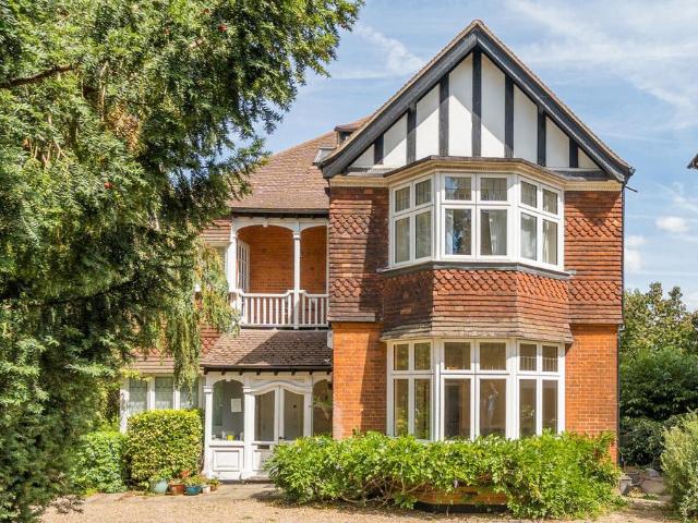 Flat for sale in London Borough of Bromley, Greater London