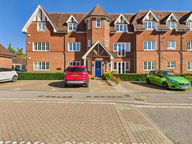 Flat for sale in Amersham