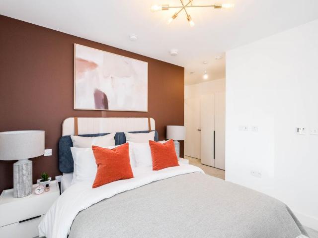 Flat for sale in Croydon, Broad Green