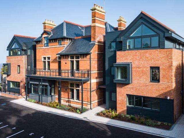 Flat for sale in Penarth, Wales