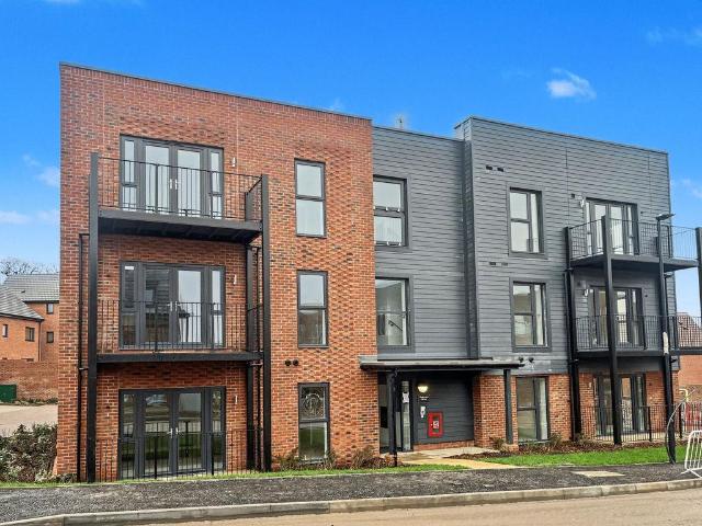 Flat for sale in Bray Wick, Bray