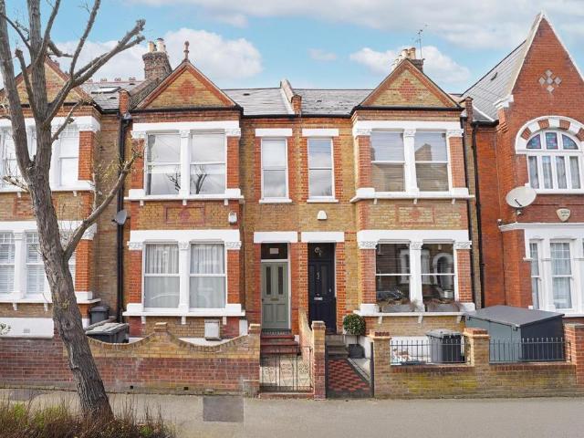 Flat for sale in Penge, Greater London