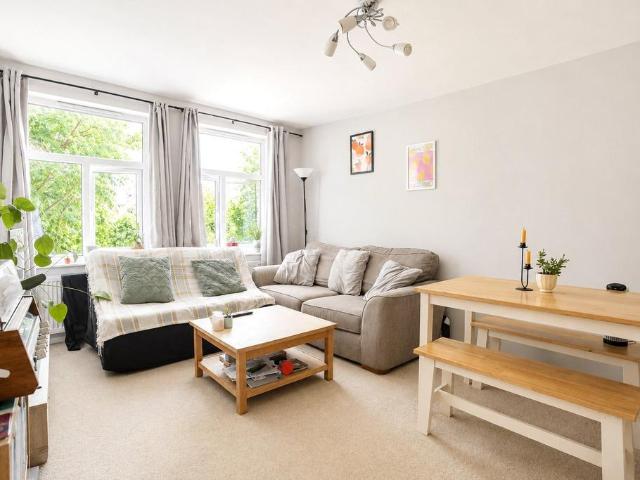 Flat for sale in Feckenham, City Of Bristol