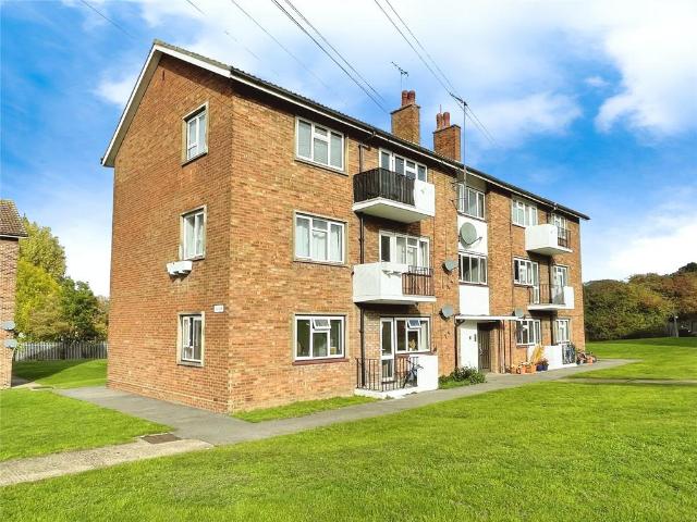 Flat for sale in Collier Row, Greater London