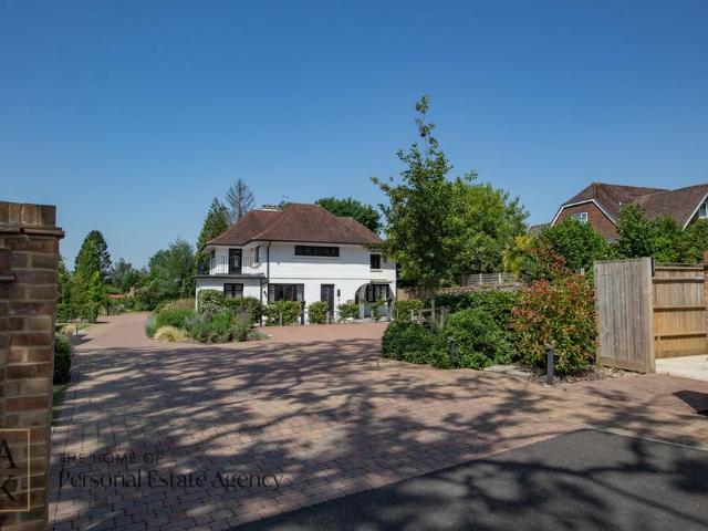 Flat for sale in West Chiltington, Horsham