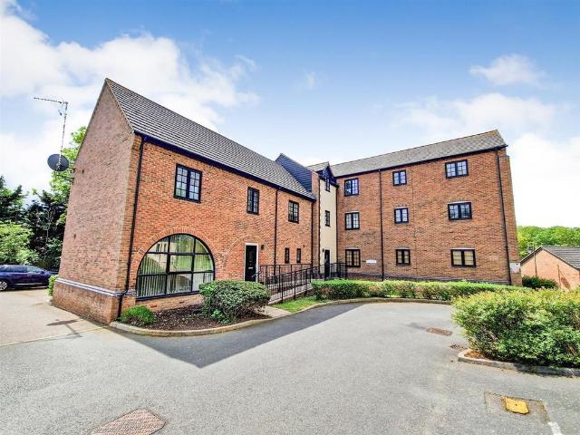 Flat for sale in Bedford