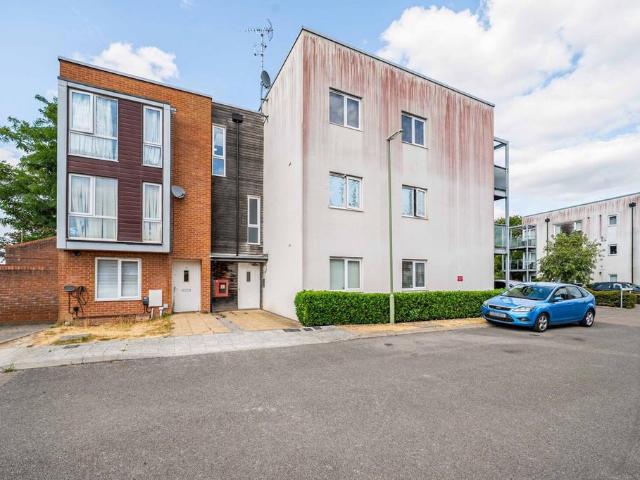 Flat for sale in Priest Down, Hampshire