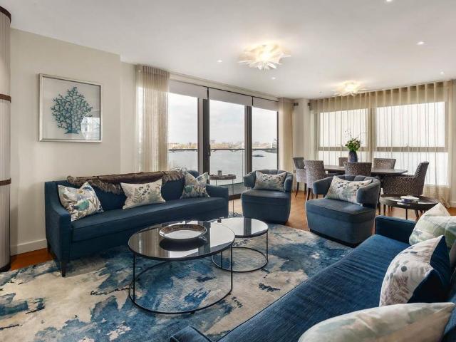 Flat for sale in Chelsea Waterfront, Greater London