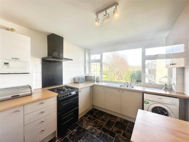 Flat for sale in Ladyes Hills, Green Close