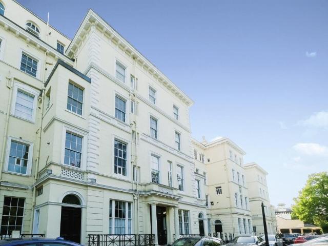 Flat for sale in Calderstones