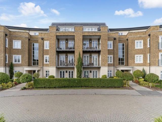 Flat for sale in Martin's Heron, Winkfield