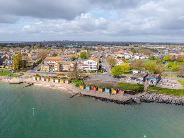 Flat for sale in North Shoebury, Alton Barnes