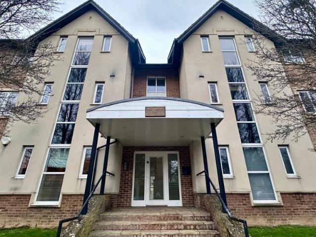 Flat for sale in Pouchen End, Hertfordshire