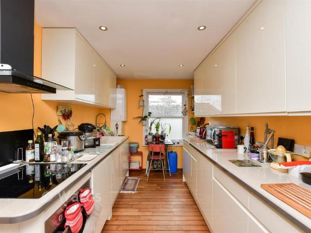 Flat for sale in West Cliff, Acol