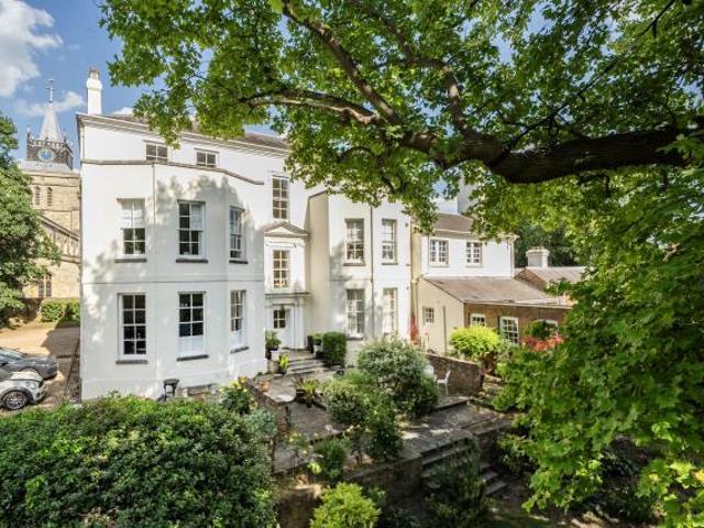 Flat for sale in Southcourt, Aylesbury